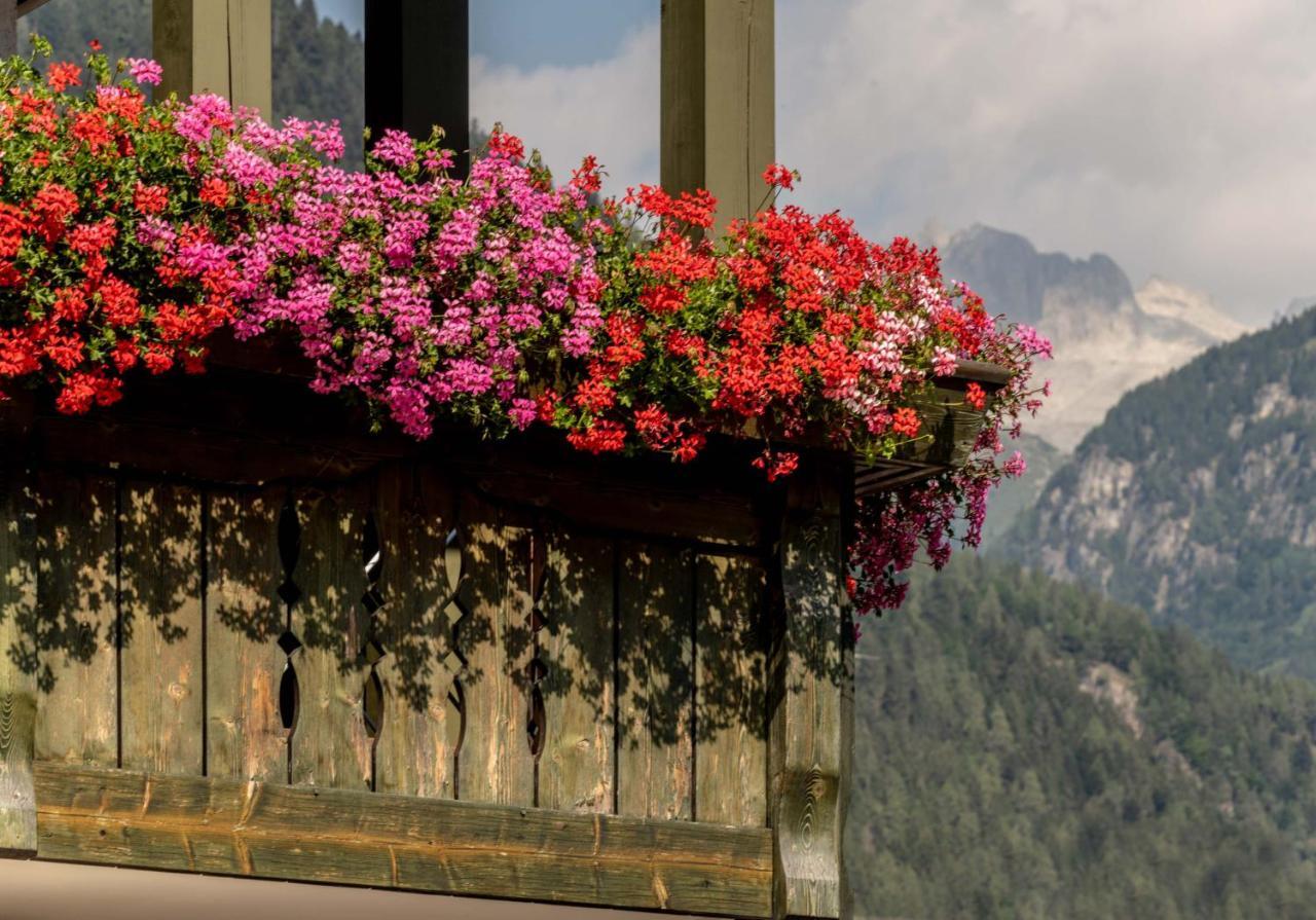 Suite Italy Pinzolo Due Giustino Exterior foto